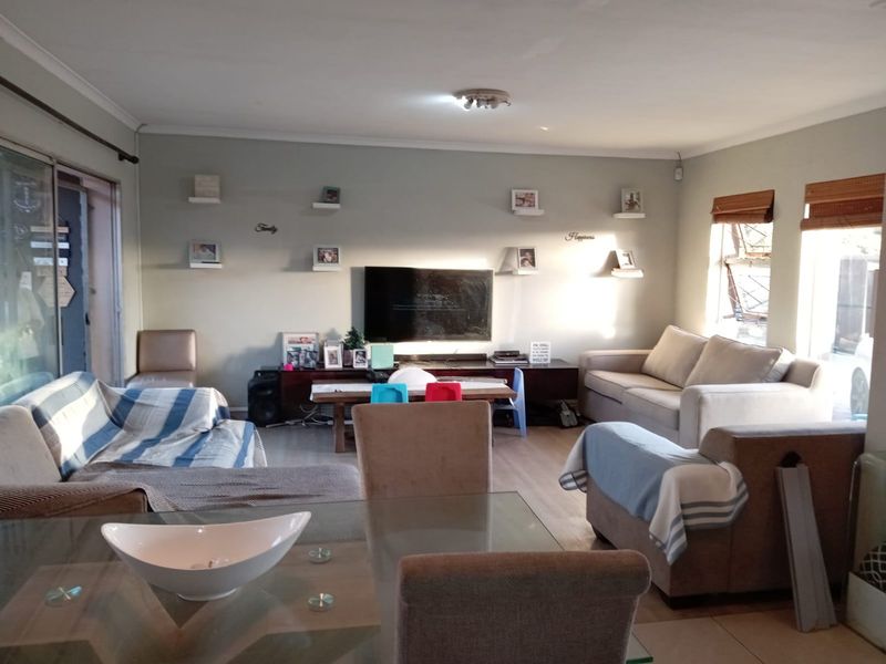 House For Sale In Blouberg - Photo 4