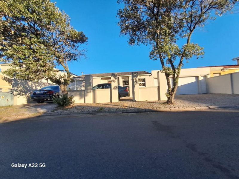 House For Sale In Cape Town - Photo 2
