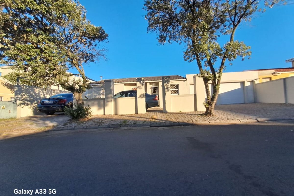 House For Sale In Cape Town - Photo 2