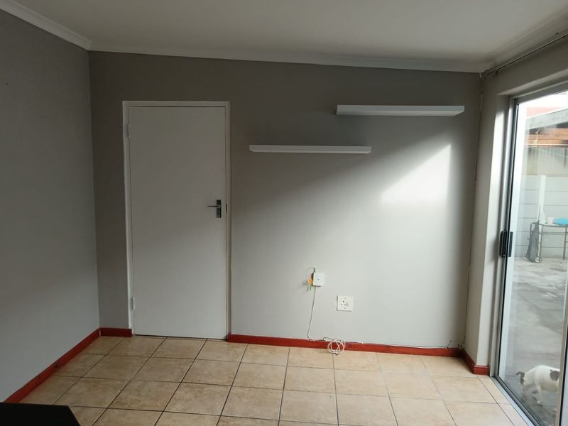House Rental Monthly In Mitchells Plain - Photo 8