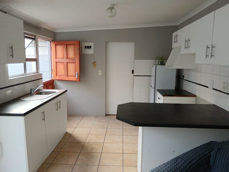 House Rental Monthly In Mitchells Plain - Photo 7