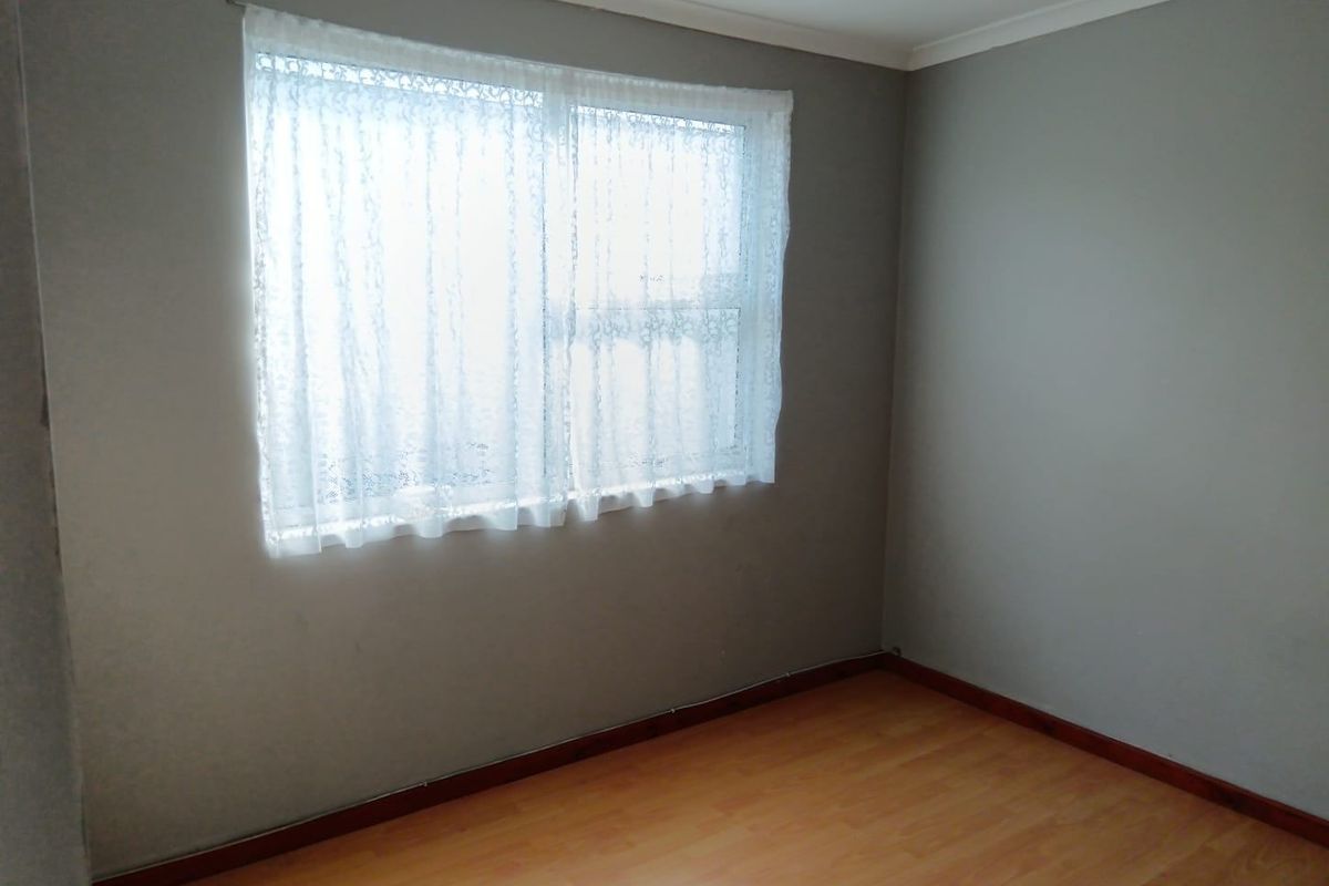 House Rental Monthly In Mitchells Plain - Photo 2