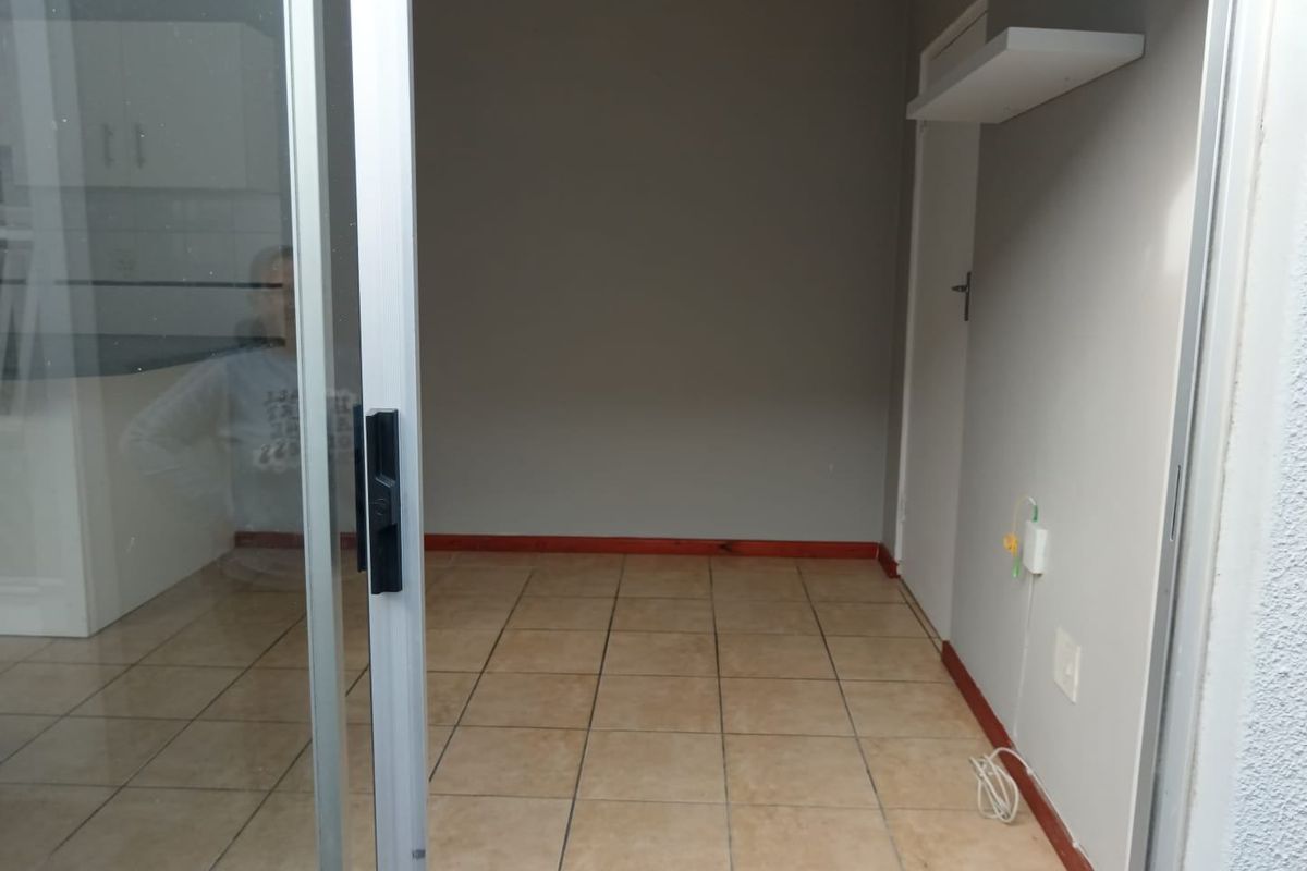 House Rental Monthly In Mitchells Plain - Photo 4