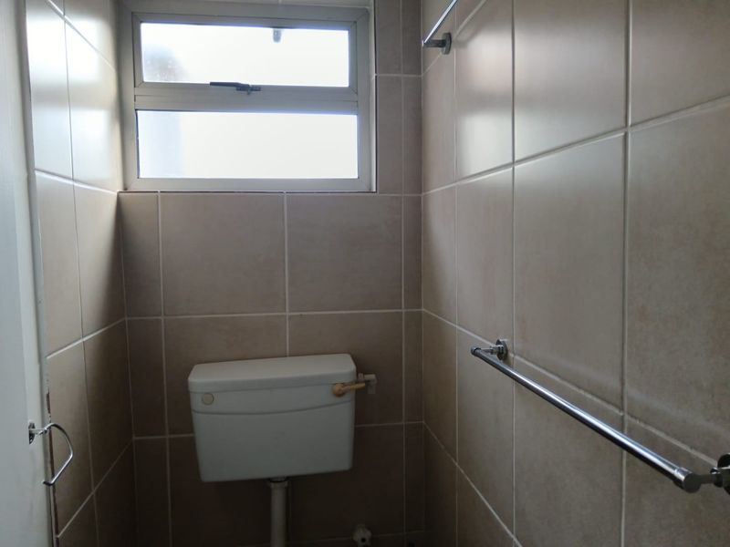 House Rental Monthly In Mitchells Plain - Photo 3