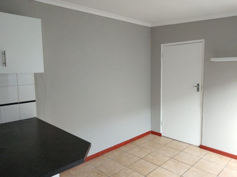 House Rental Monthly In Mitchells Plain - Photo 9
