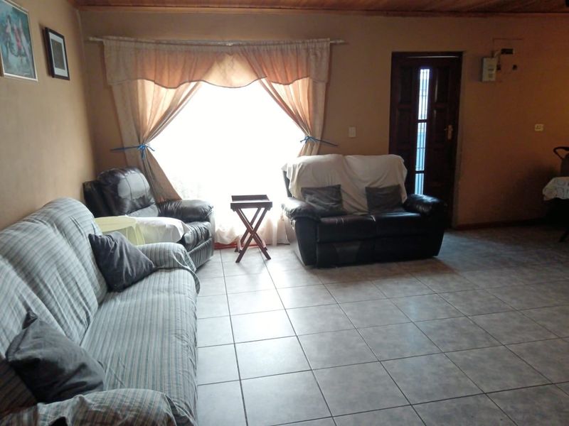House For Sale In Mitchells Plain - Photo 5