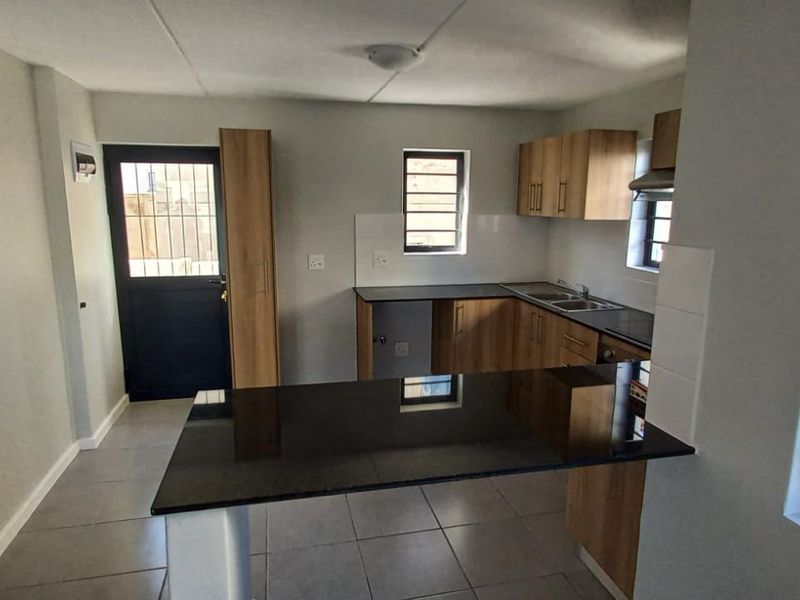 House For Sale In Blouberg - Photo 7
