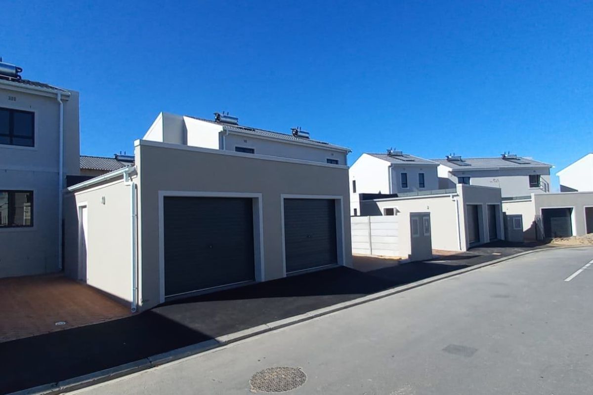 House For Sale In Blouberg - Photo 3