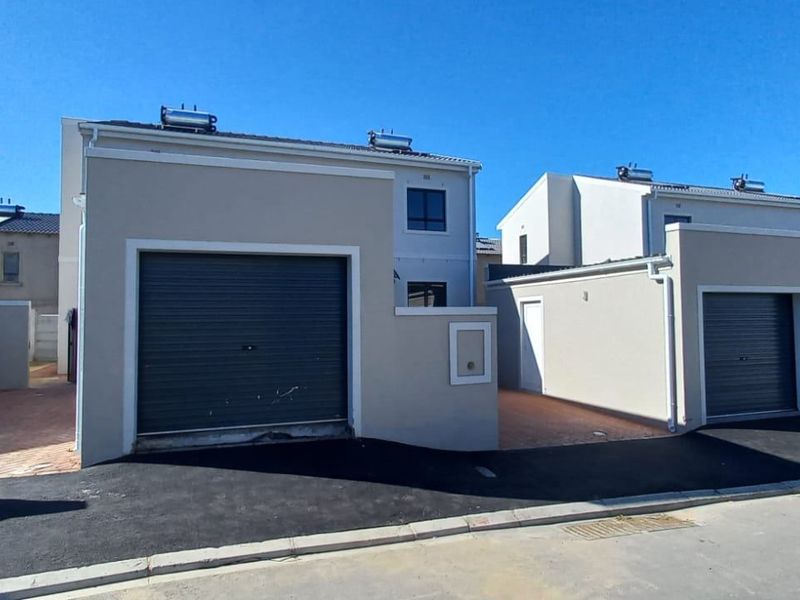 House For Sale In Blouberg - Photo 2
