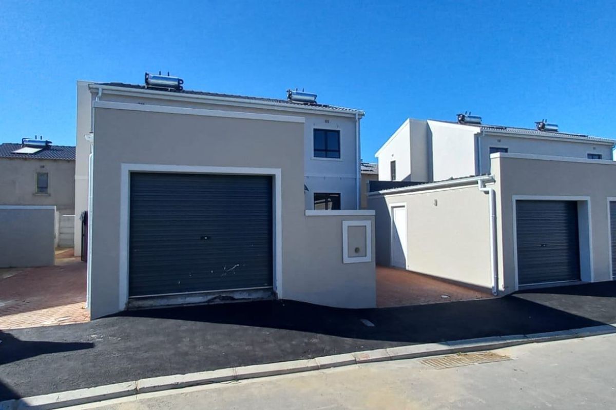 House For Sale In Blouberg - Photo 2