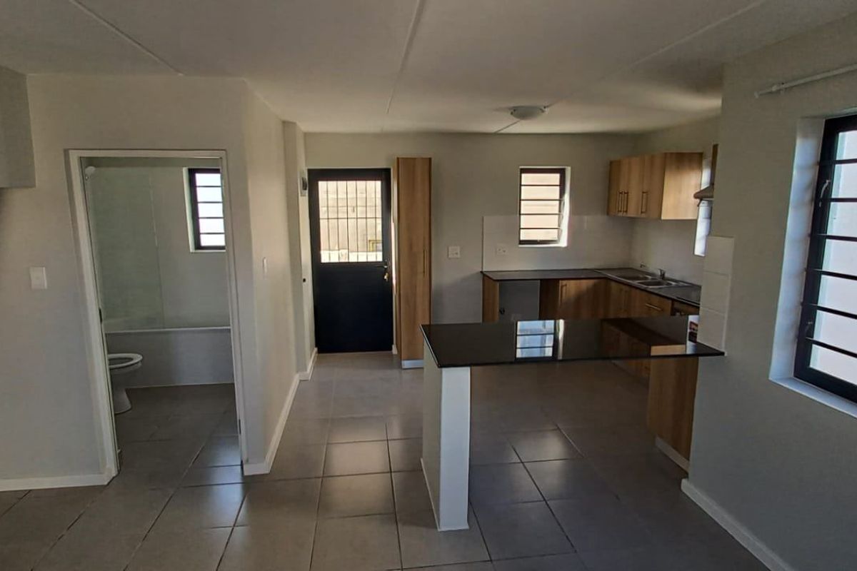 House For Sale In Blouberg - Photo 5