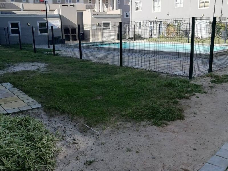 Apartment For Sale In Cape Town - Photo 5