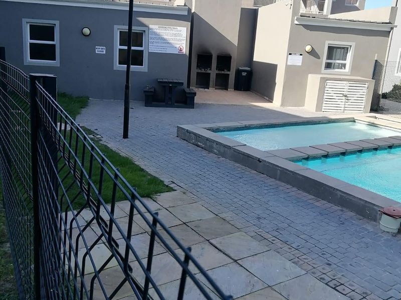 Apartment For Sale In Cape Town - Photo 7