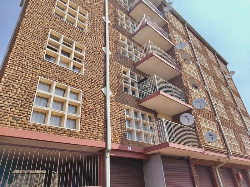 Apartment For Sale In Pretoria - Photo 2