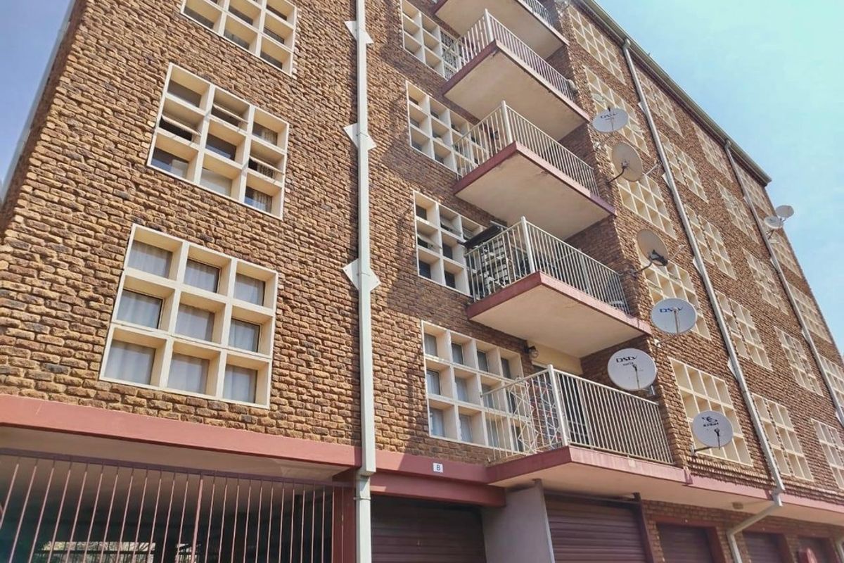Apartment For Sale In Pretoria - Photo 2