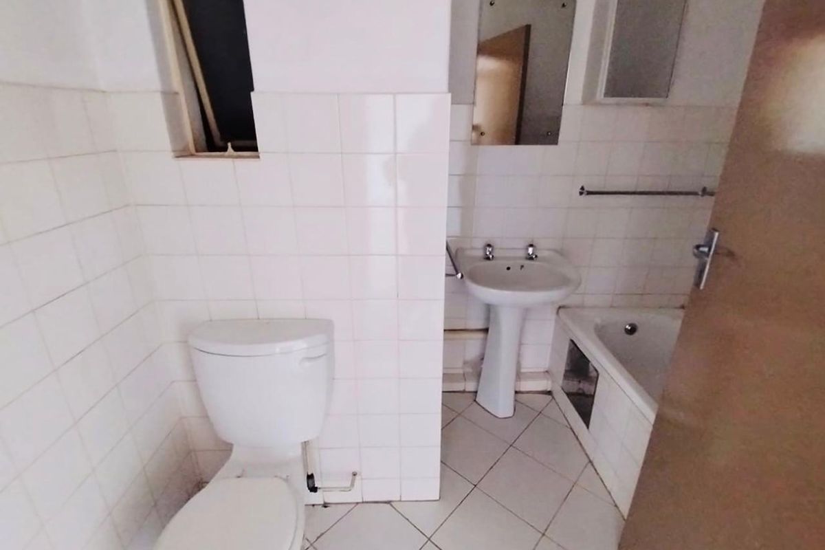 Apartment For Sale In Pretoria - Photo 5