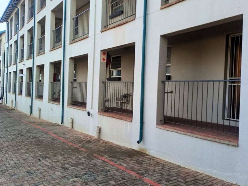 Apartment For Sale In Krugersdorp - Photo 5