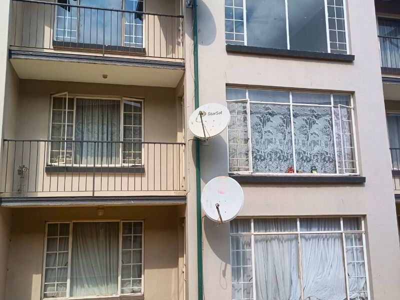 Apartment For Sale In Krugersdorp - Photo 2