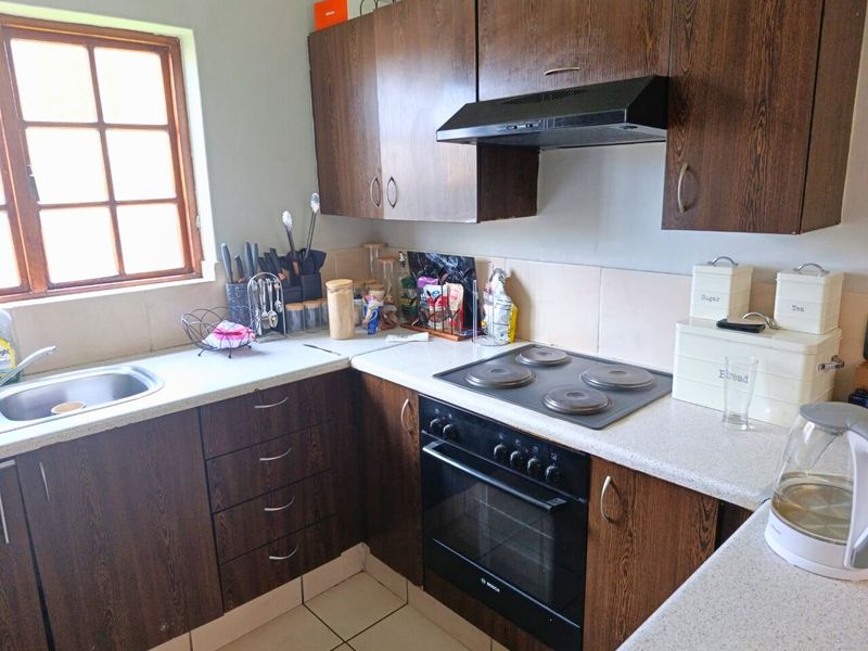 Townhouse Rental Monthly In Midrand - Photo 6