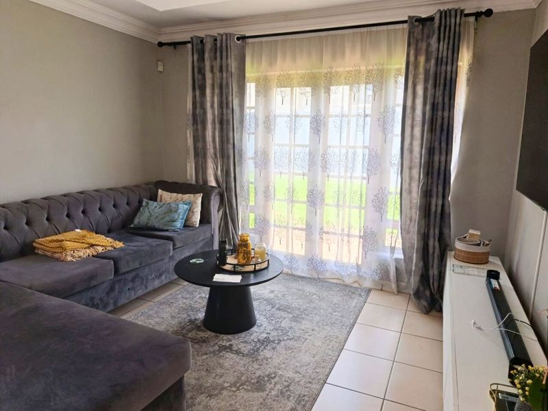 Townhouse Rental Monthly In Midrand - Photo 9