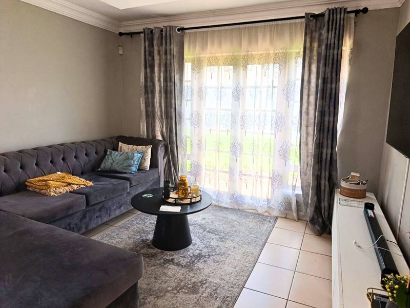 Townhouse Rental Monthly In Midrand - Photo 8