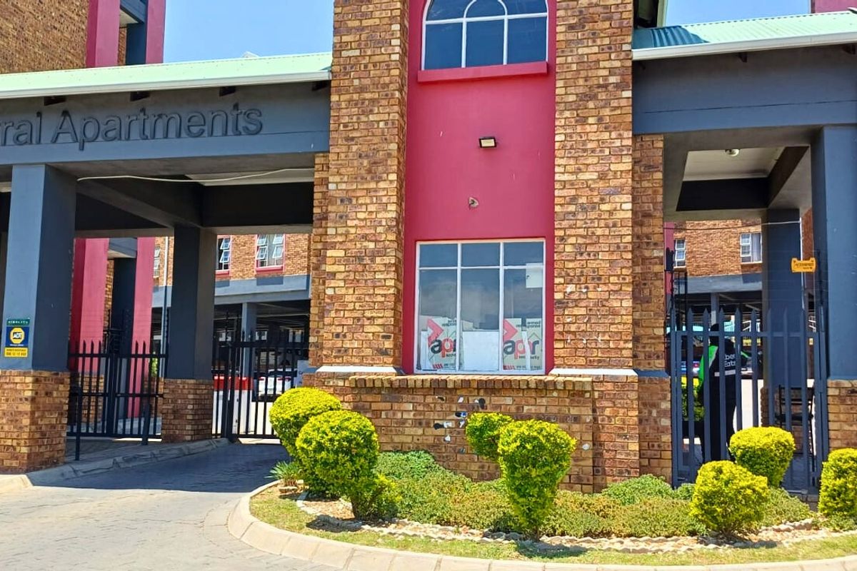 Apartment For Sale In Midrand - Photo 3