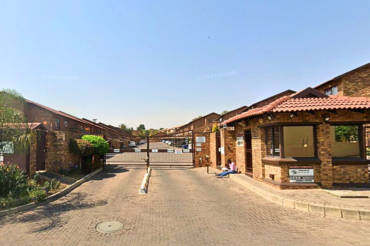 Apartment For Sale In Midrand - Photo 2