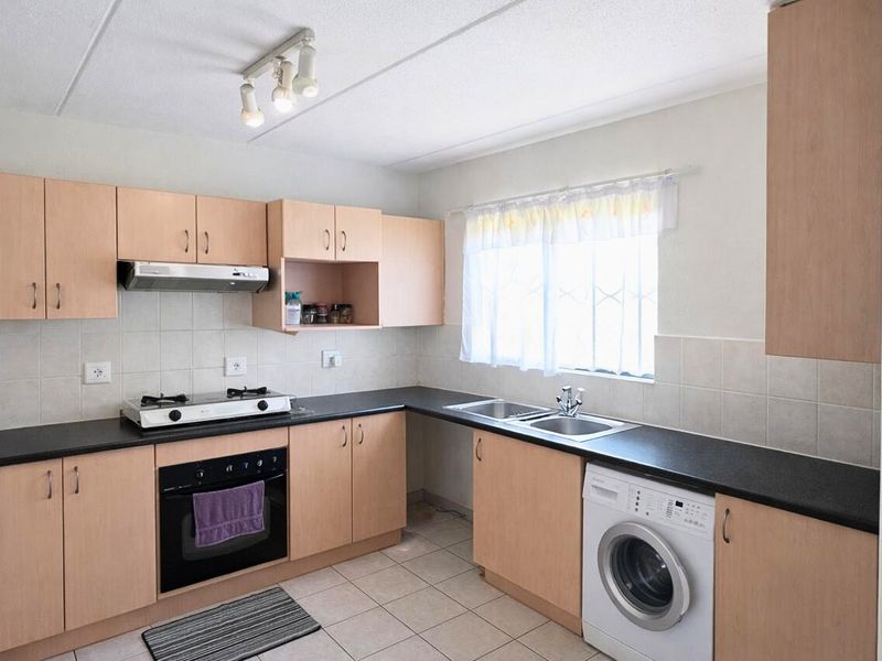 Apartment For Sale In Midrand - Photo 3