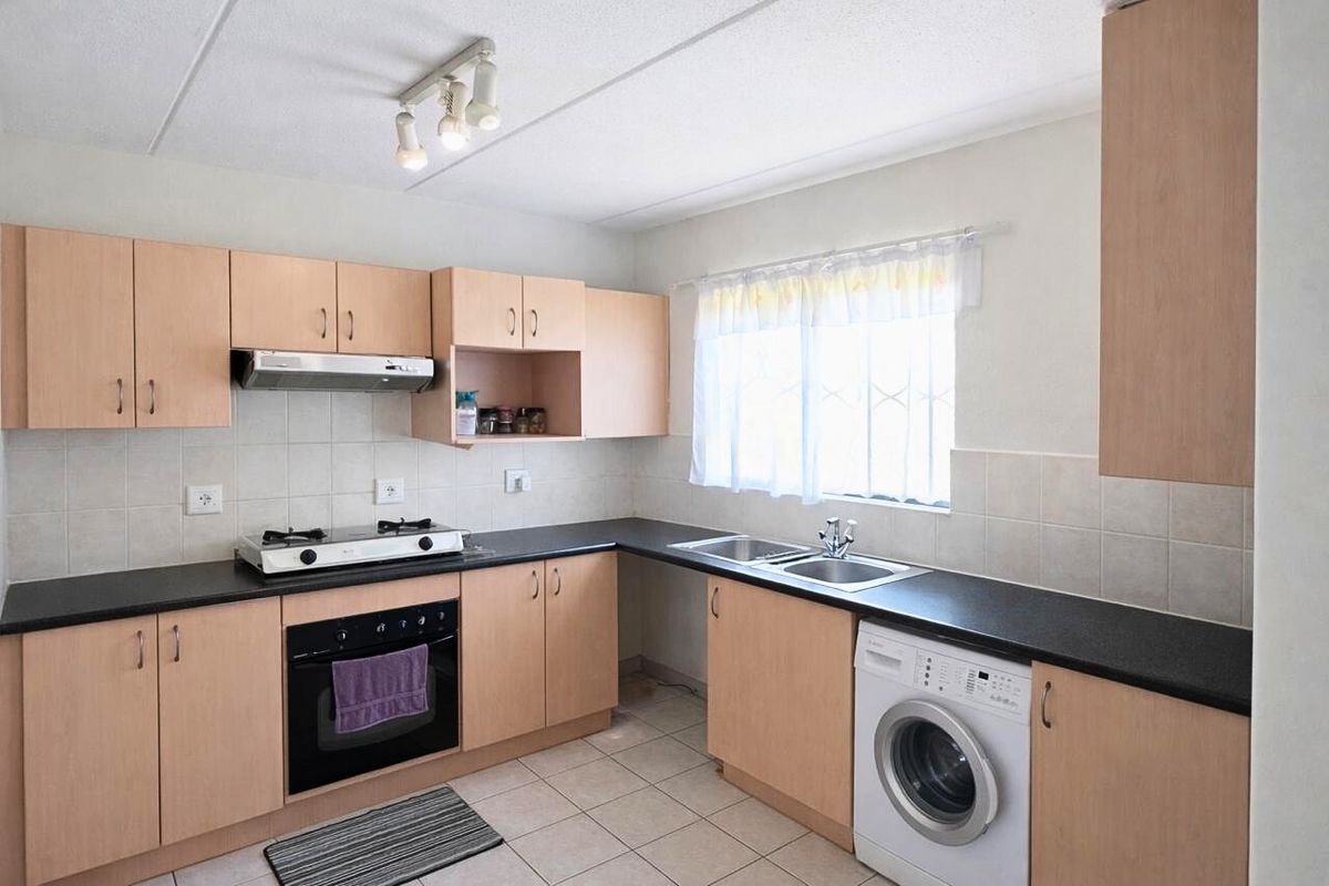 Apartment For Sale In Midrand - Photo 3