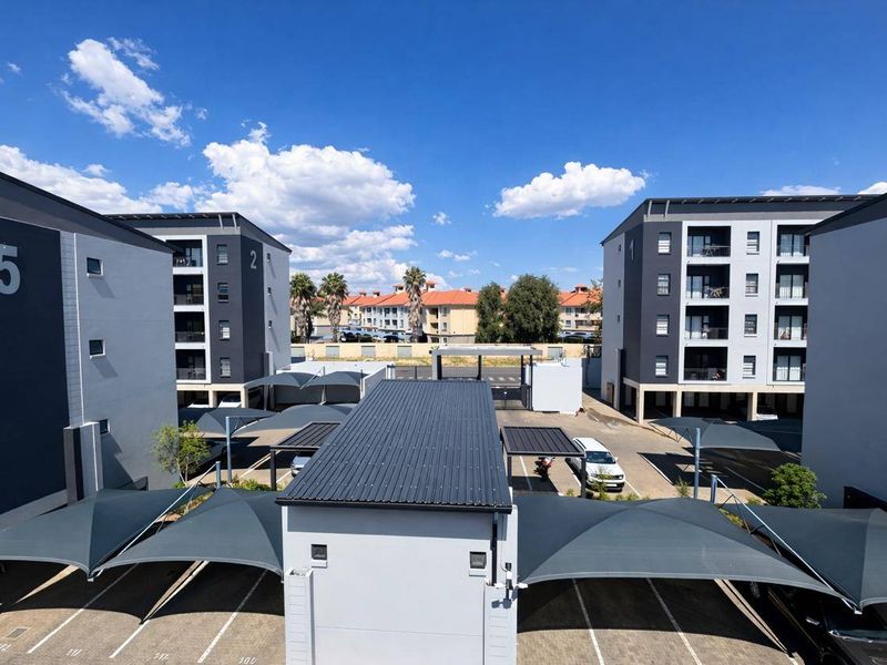 Apartment For Sale In Midrand - Photo 4