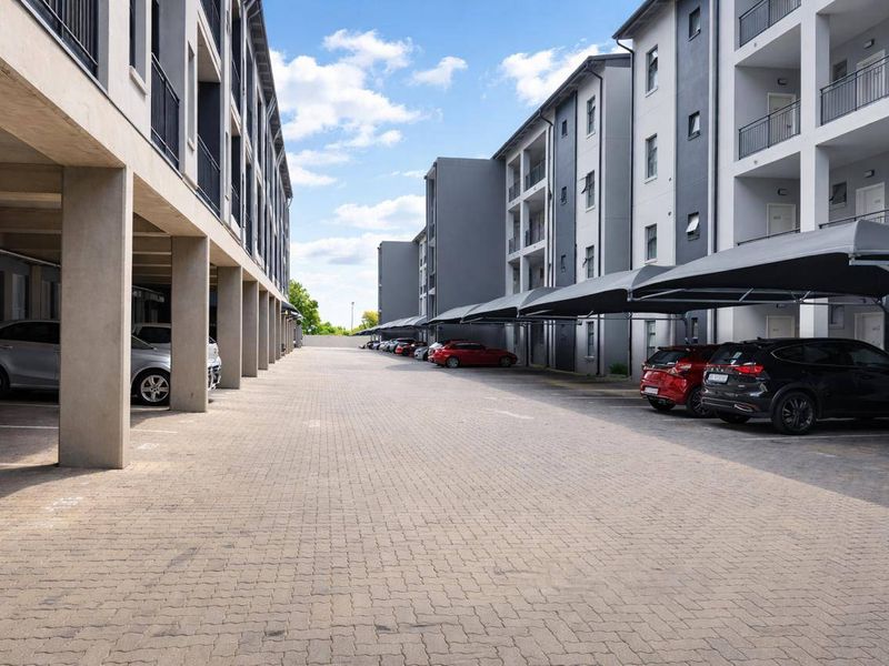 Apartment For Sale In Midrand - Photo 5