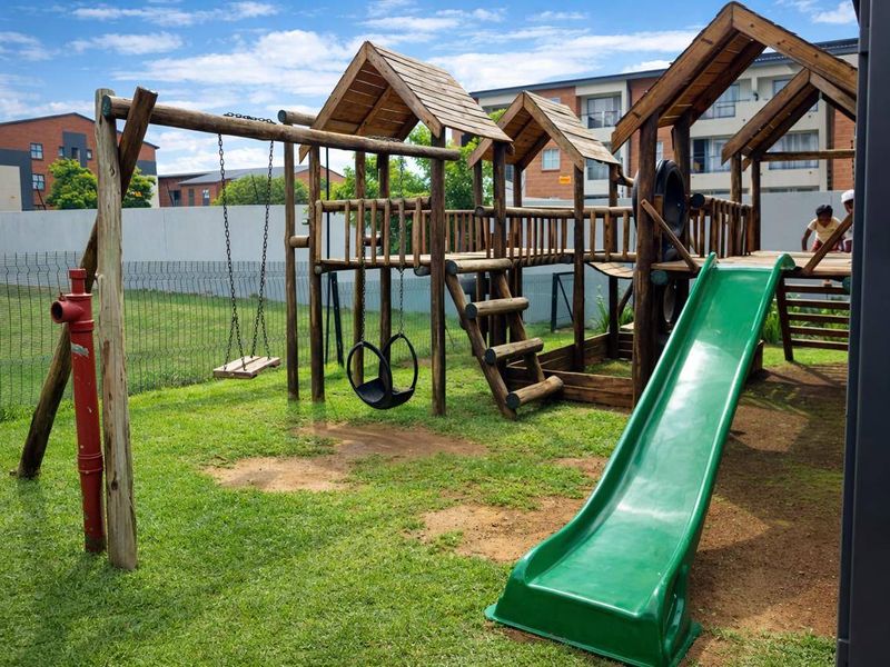 Apartment For Sale In Midrand - Photo 2