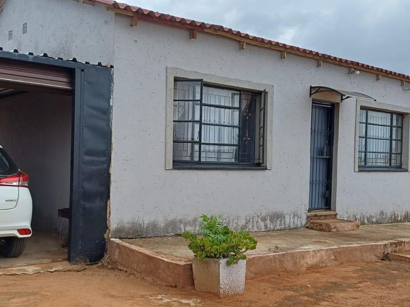 House For Sale In Mabopane - Photo 2