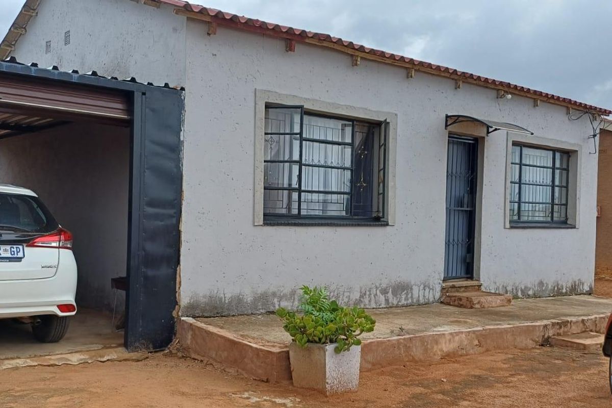 House For Sale In Mabopane - Photo 2