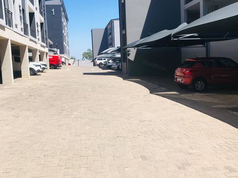 Apartment For Sale In Midrand - Photo 2