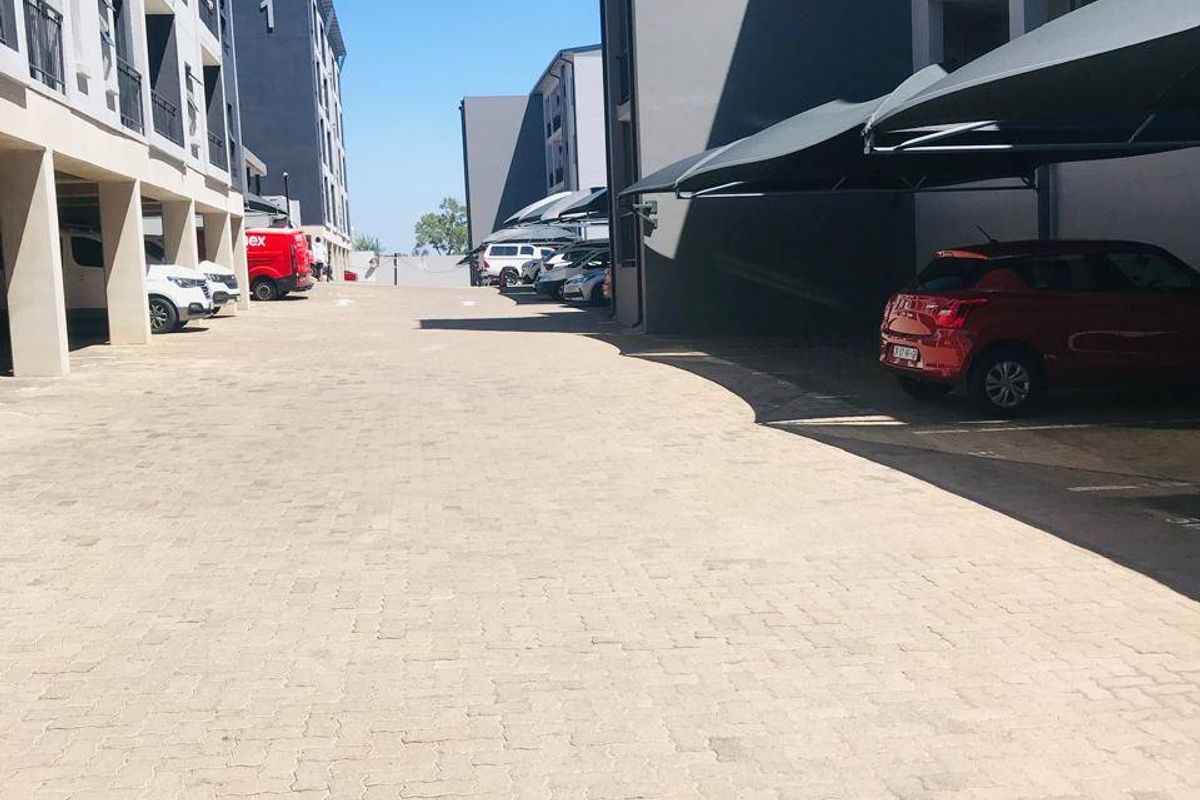 Apartment For Sale In Midrand - Photo 2