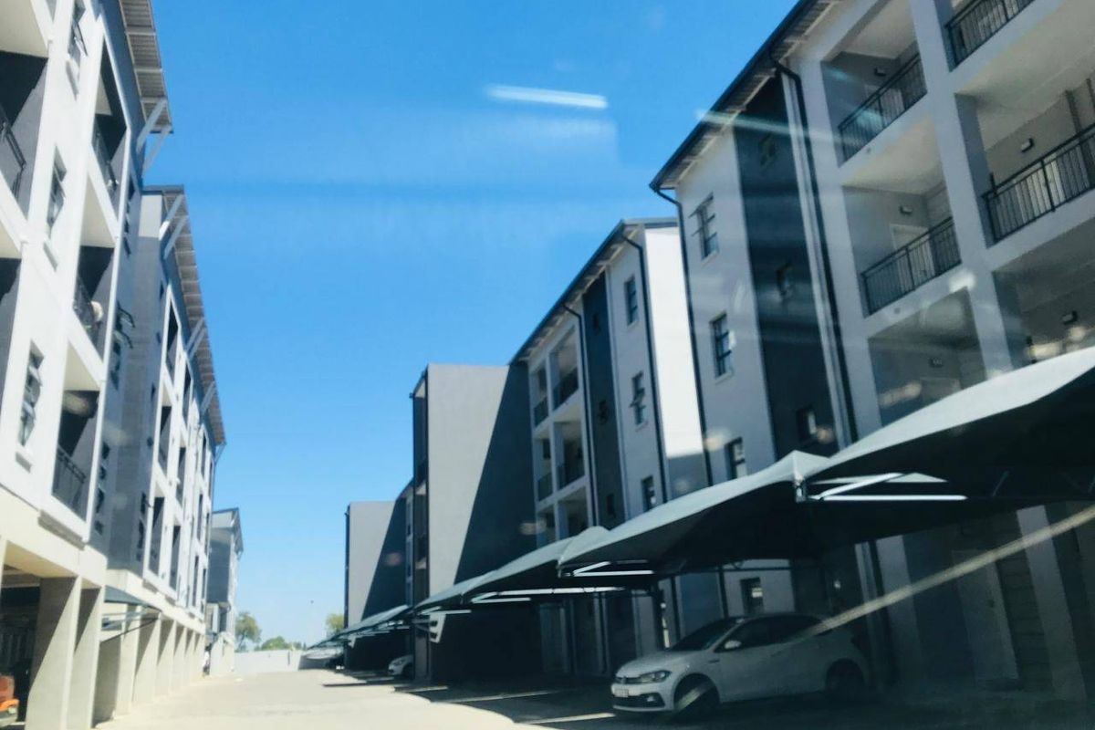 Apartment For Sale In Midrand - Photo 3