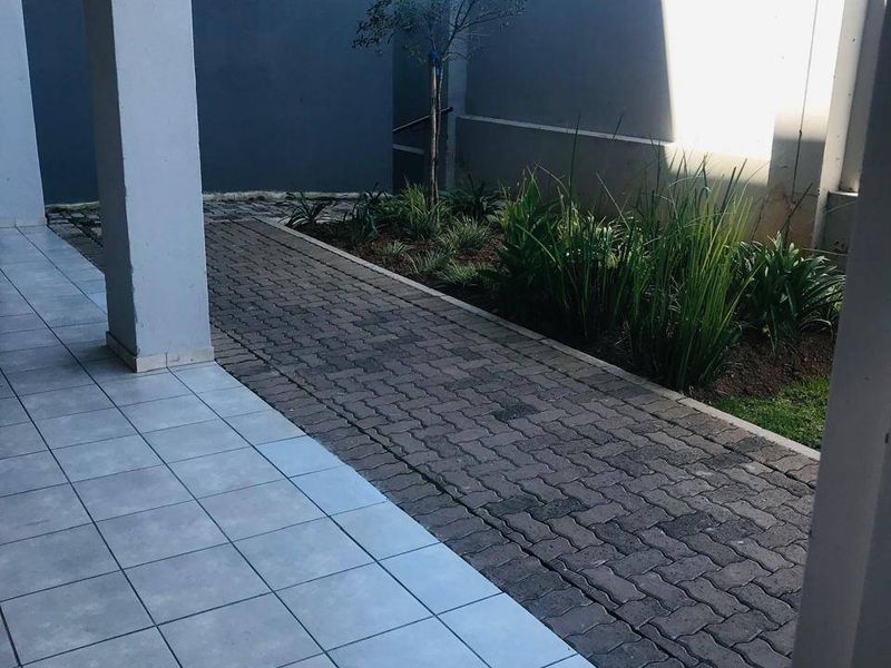 Apartment For Sale In Midrand - Photo 5