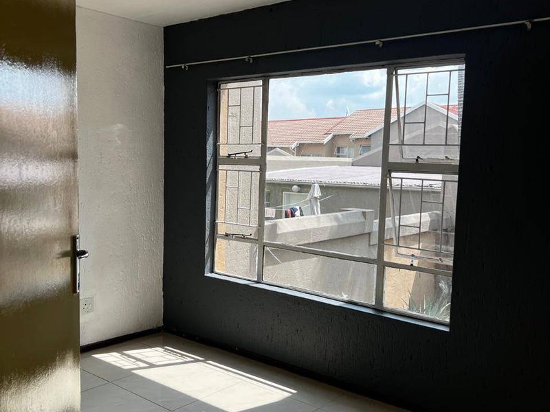 Apartment For Sale In Midrand - Photo 5