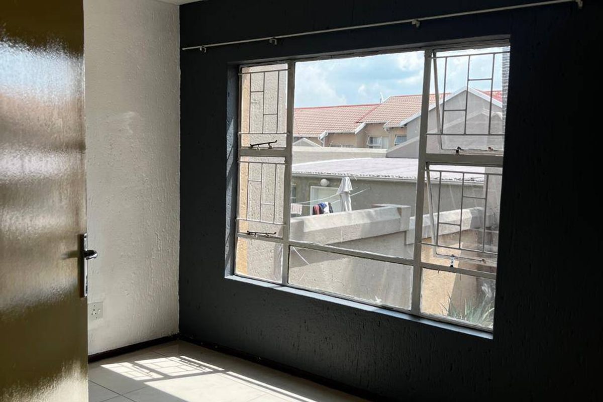 Apartment For Sale In Midrand - Photo 5