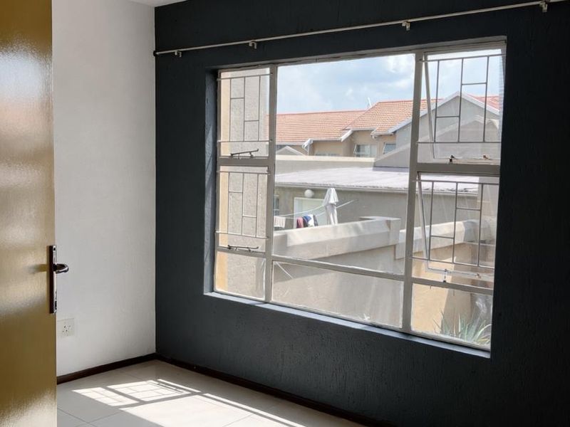 Apartment For Sale In Midrand - Photo 6