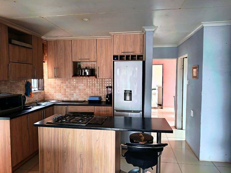 House For Sale In Soshanguve - Photo 6