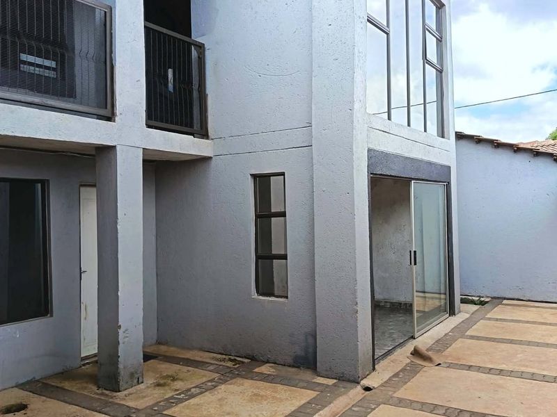 House For Sale In Soshanguve - Photo 5
