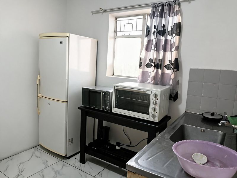 Apartment For Sale In Port Elizabeth - Photo 2