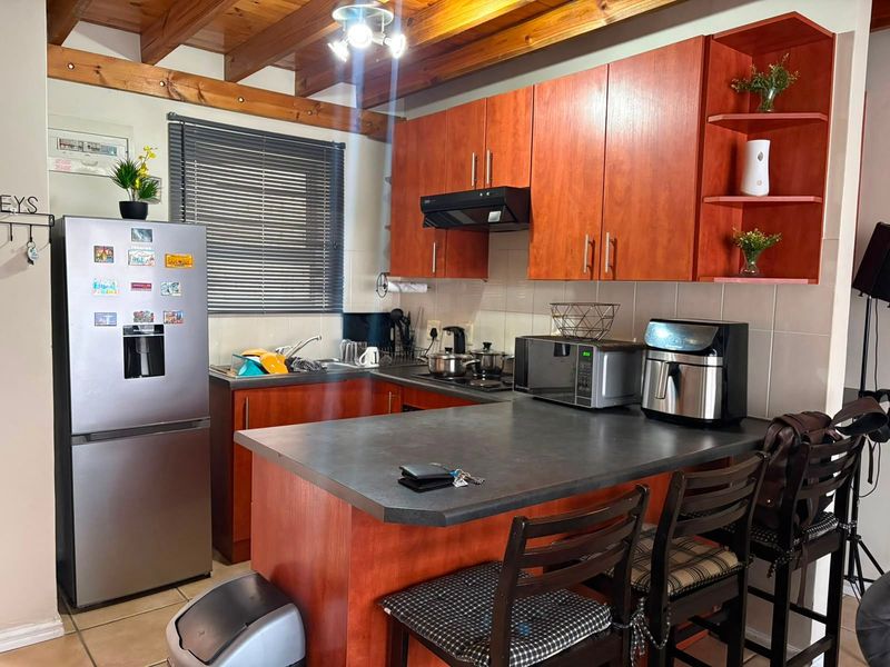 Townhouse For Sale In Port Elizabeth - Photo 5