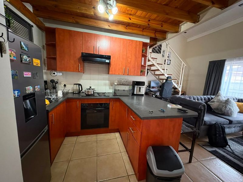 Townhouse For Sale In Port Elizabeth - Photo 7