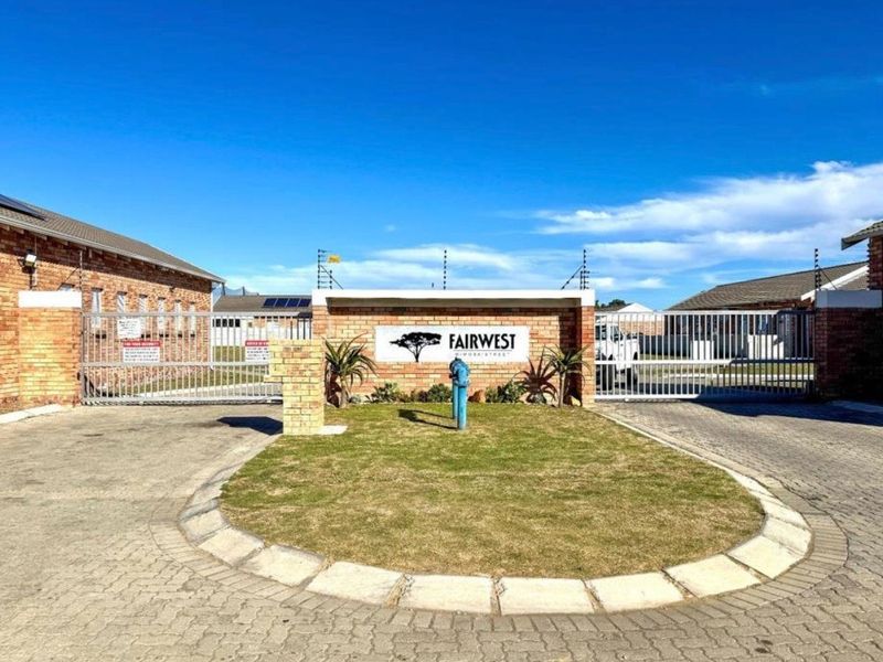 Townhouse For Sale In Port Elizabeth - Photo 1