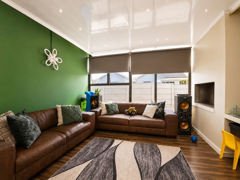 House For Sale In Port Elizabeth - Photo 7