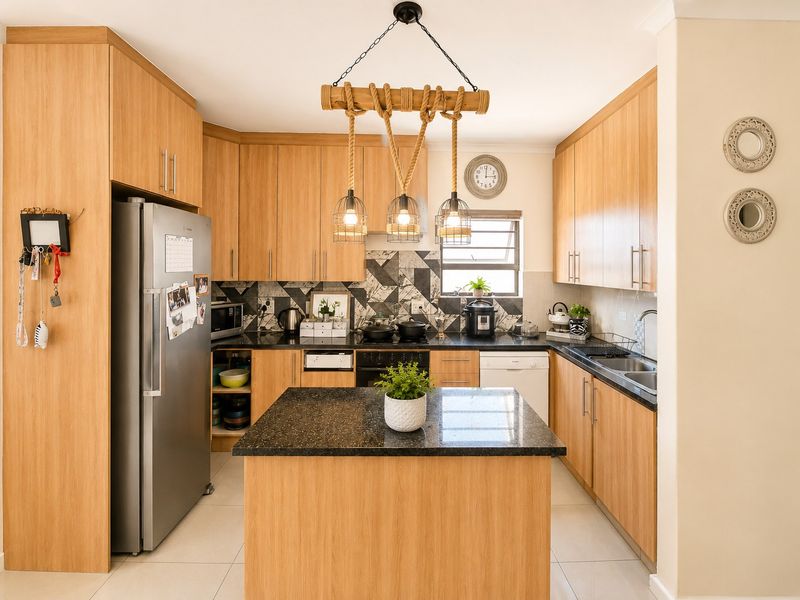 House For Sale In Port Elizabeth - Photo 3