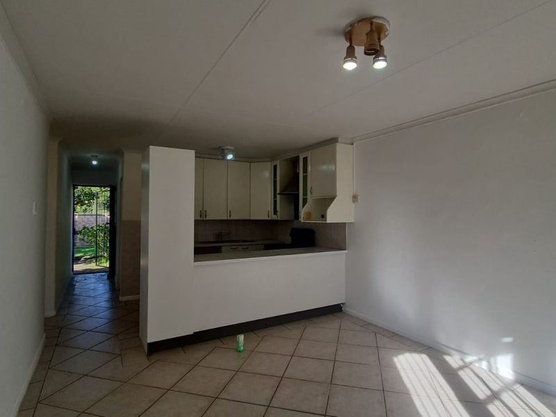 Townhouse Rental Monthly In Port Elizabeth - Photo 7